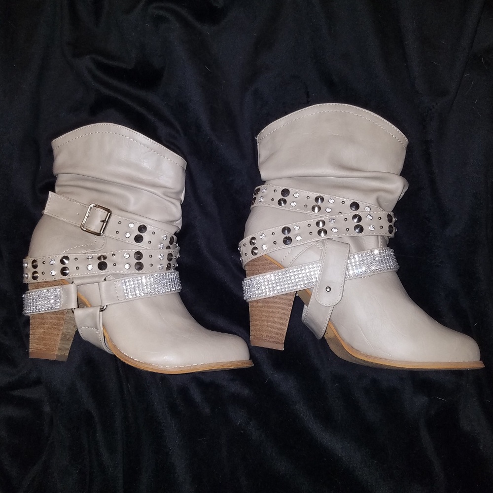 Womens fashion Nude boots